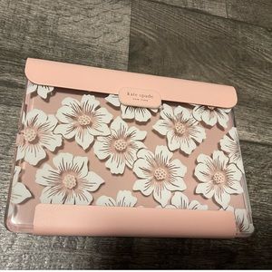 Kate Spade New York Protective Folio
Case for iPad 10.2" - Hollyhock